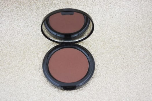 PÓ COMPACTO NEGRA ROSA FPS 15 