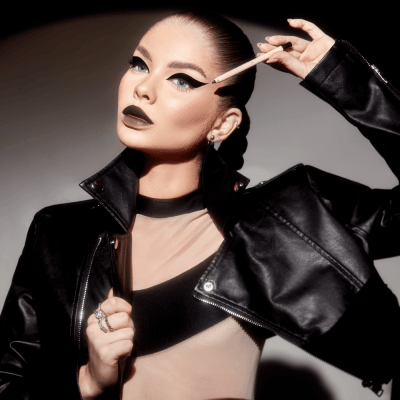 LÁPIS DELINEADOR PARA OLHOS A PROVA DÁGUA ANGEL EYELINER - CATHARINE HILL 